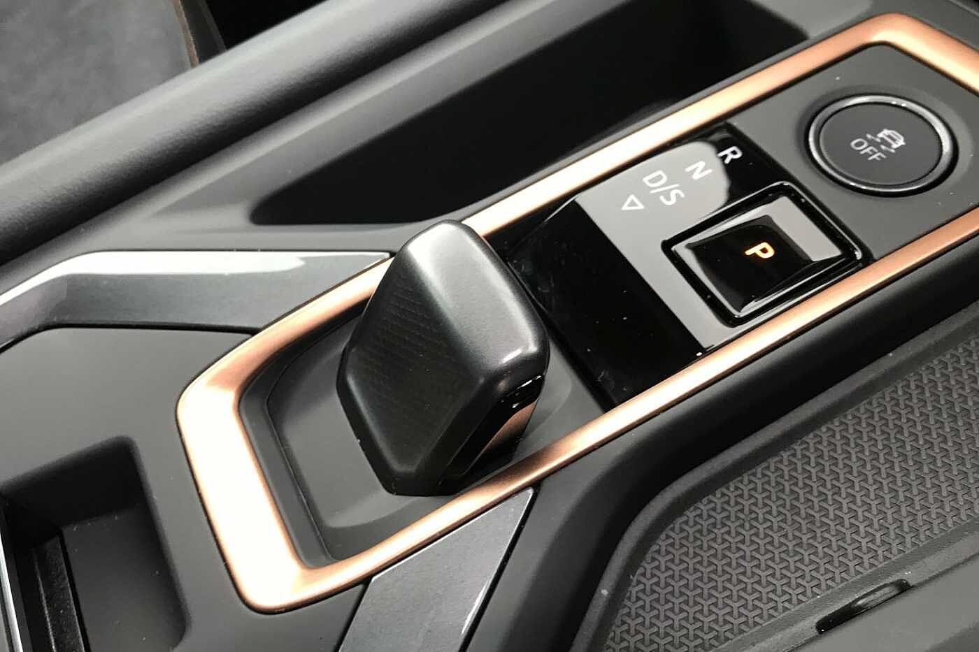 Cupra Leon Hatchback Special Editions VZ First Edition 1.5 e-HYBRID DSG-auto 272 6-speed automatic