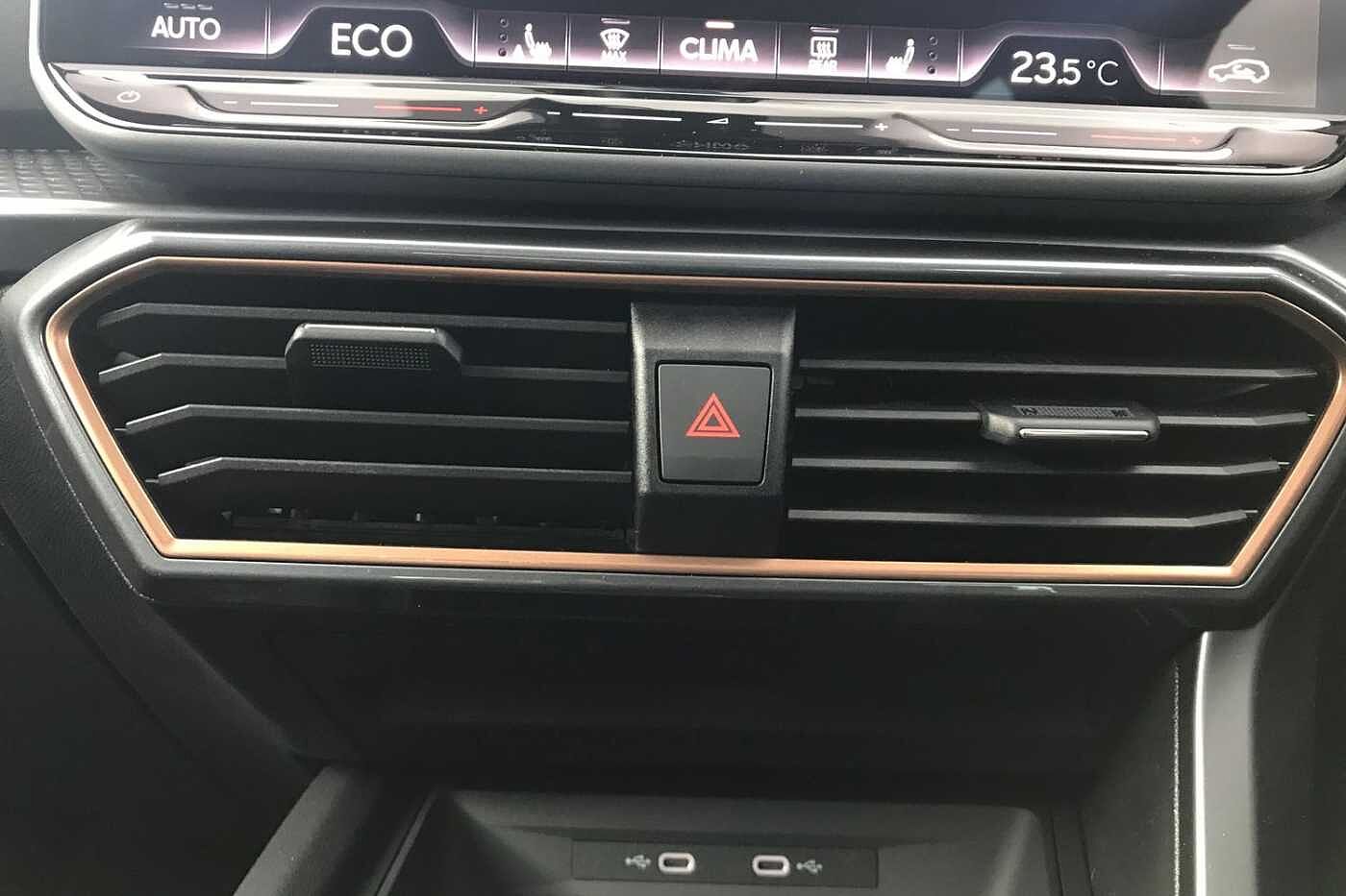 Cupra Leon Hatchback Special Editions VZ First Edition 1.5 e-HYBRID DSG-auto 272 6-speed automatic