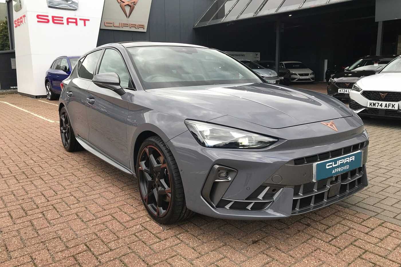 Cupra Leon Hatchback Special Editions VZ First Edition 1.5 e-HYBRID DSG-auto 272 6-speed automatic