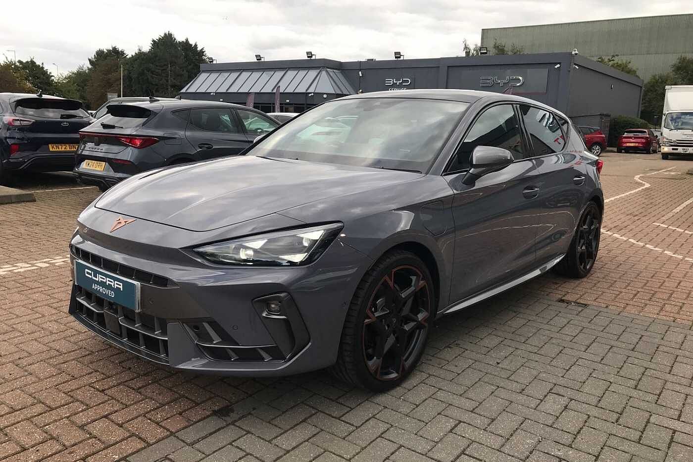 Cupra Leon Hatchback Special Editions VZ First Edition 1.5 e-HYBRID DSG-auto 272 6-speed automatic