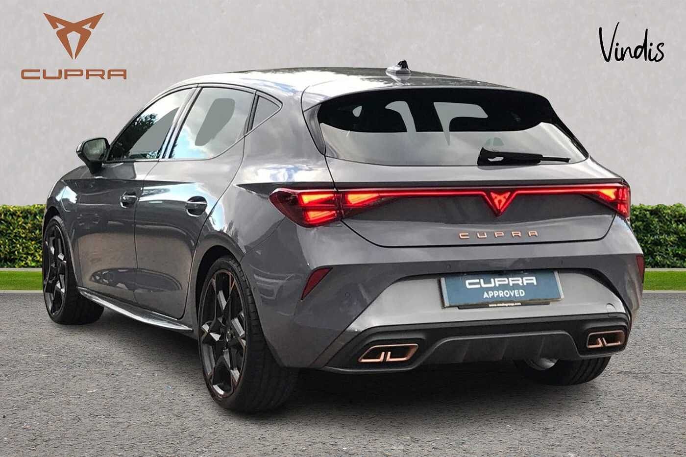 Cupra Leon Hatchback Special Editions VZ First Edition 1.5 e-HYBRID DSG-auto 272 6-speed automatic