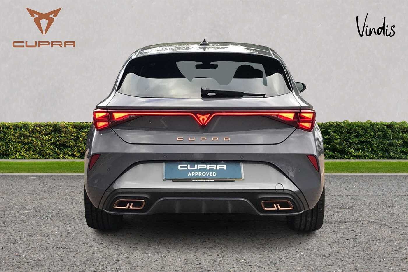 Cupra Leon Hatchback Special Editions VZ First Edition 1.5 e-HYBRID DSG-auto 272 6-speed automatic