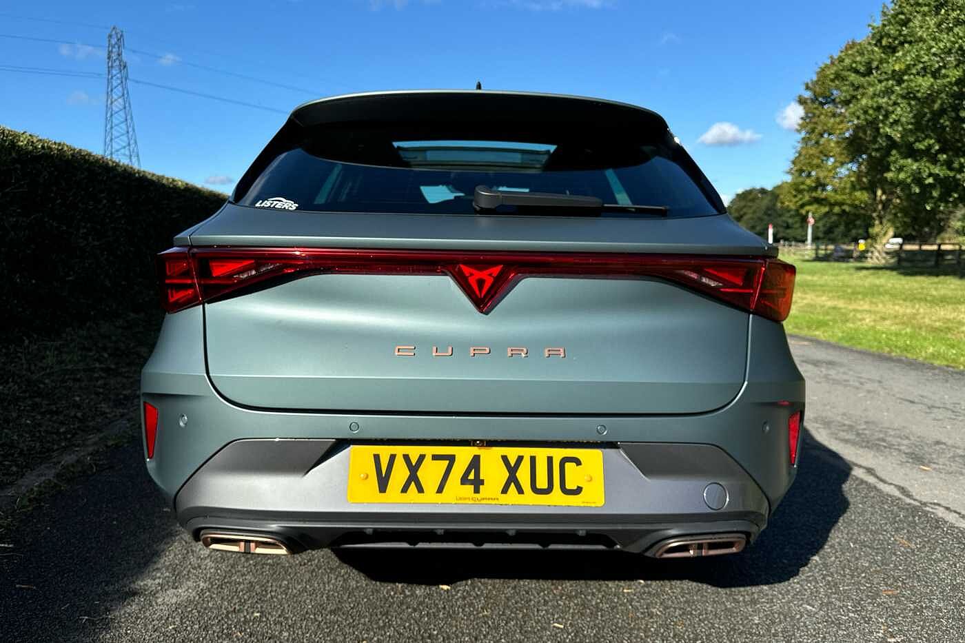Cupra Leon Estate VZ First Edition 1.5 e-HYBRID DSG-auto 272 6-speed automatic *Matte Paint*