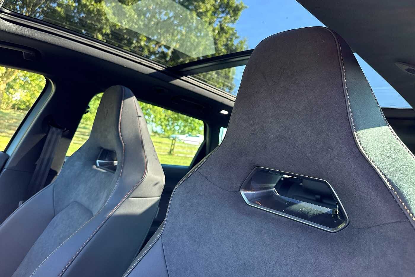 Cupra Leon Estate VZ First Edition 1.5 e-HYBRID DSG-auto 272 6-speed automatic *Matte Paint*