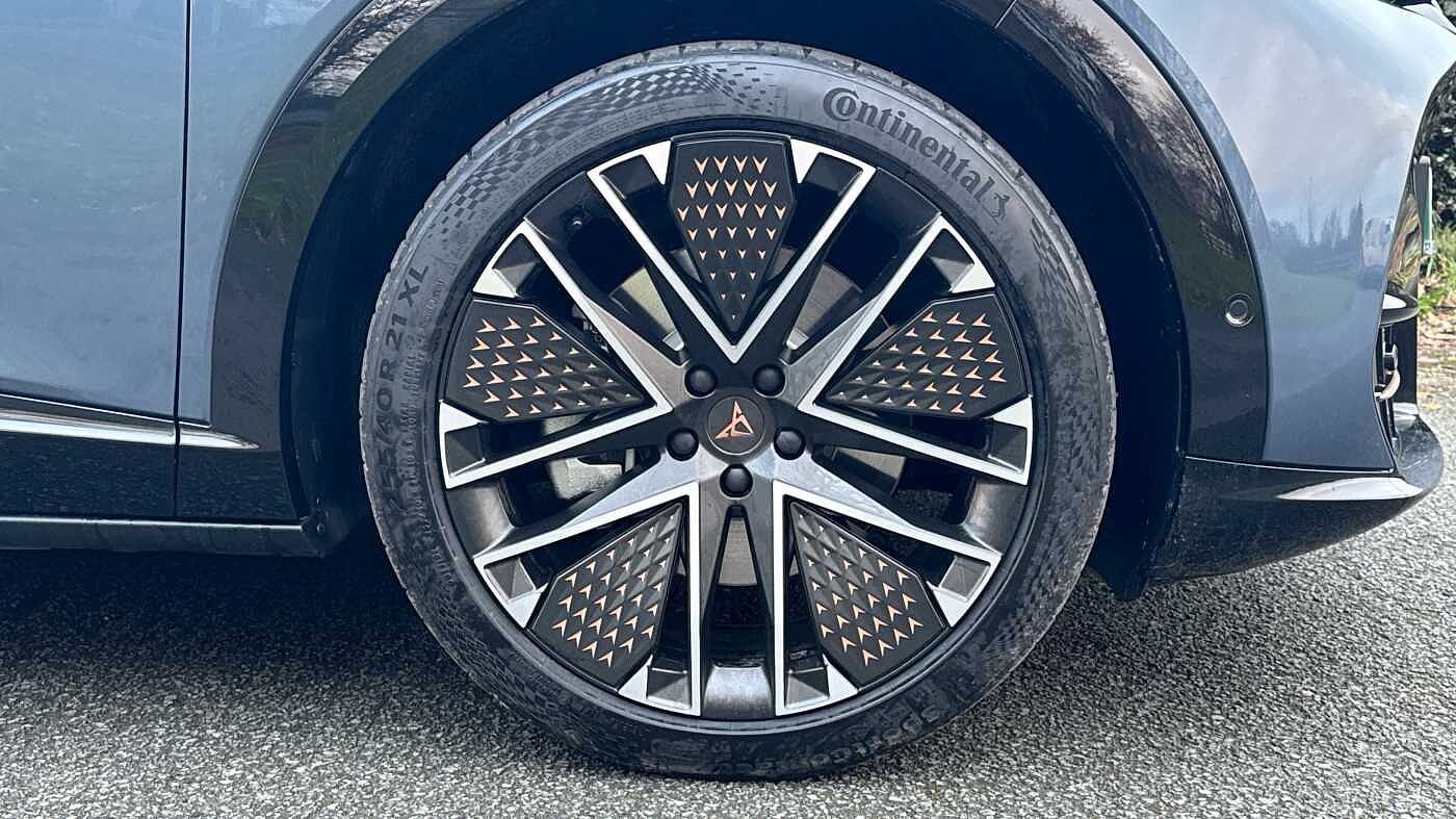 Cupra Tavascan VZ2 77 kWh AFV 340 Auto Winter Pack *Premium Metallic*