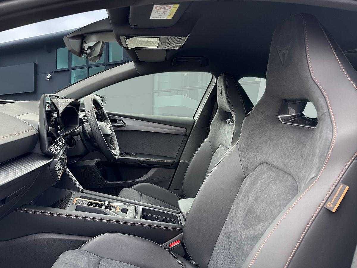Cupra Leon NF 1.5 e-HYBRID (272ps) VZ1 DSG