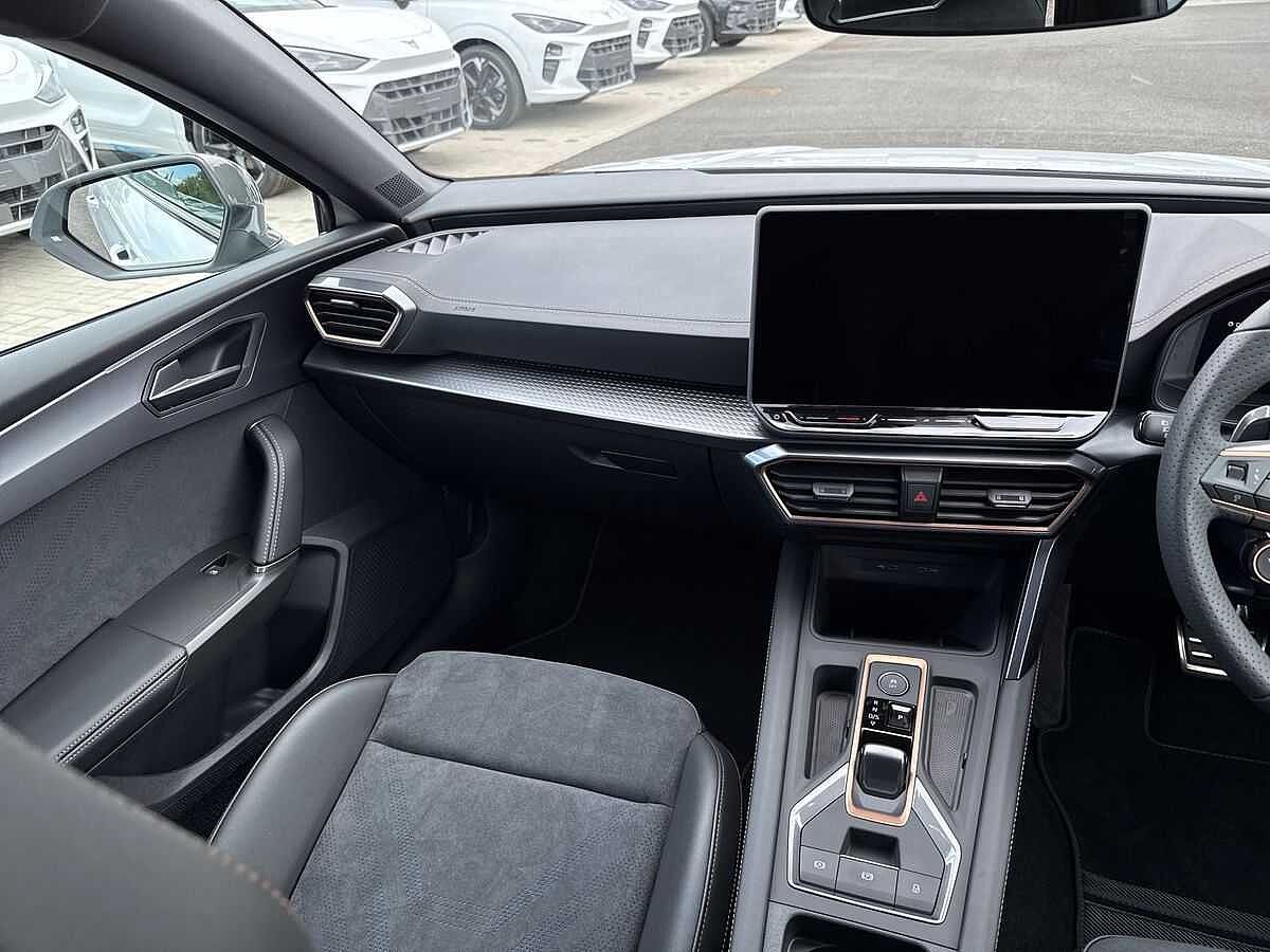 Cupra Leon NF 1.5 e-HYBRID (272ps) VZ1 DSG