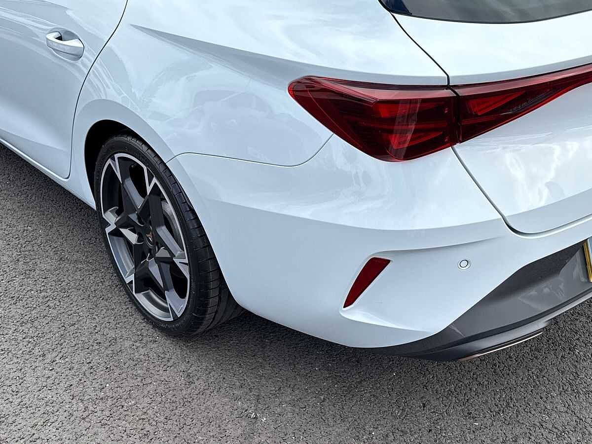 Cupra Leon NF 1.5 e-HYBRID (272ps) VZ1 DSG