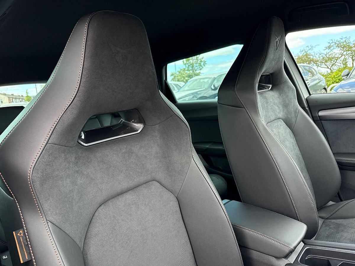 Cupra Leon NF 1.5 e-HYBRID (272ps) VZ1 DSG