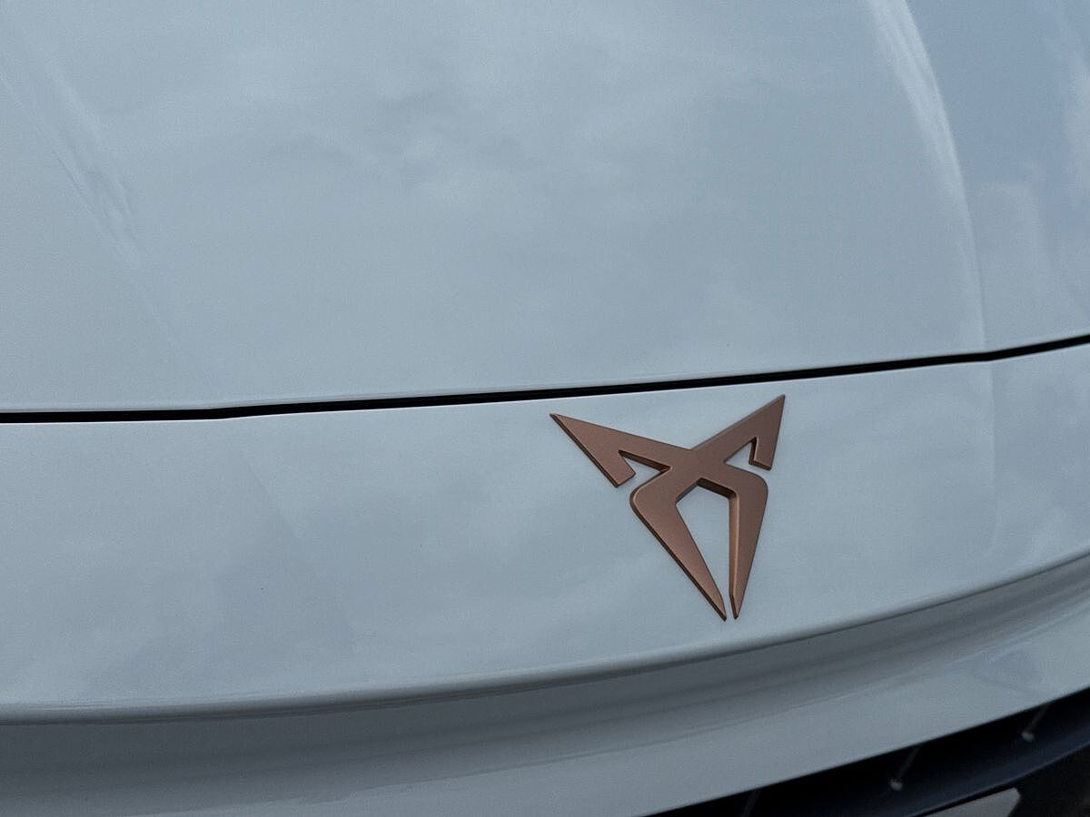 Cupra Leon NF 1.5 e-HYBRID (272ps) VZ1 DSG