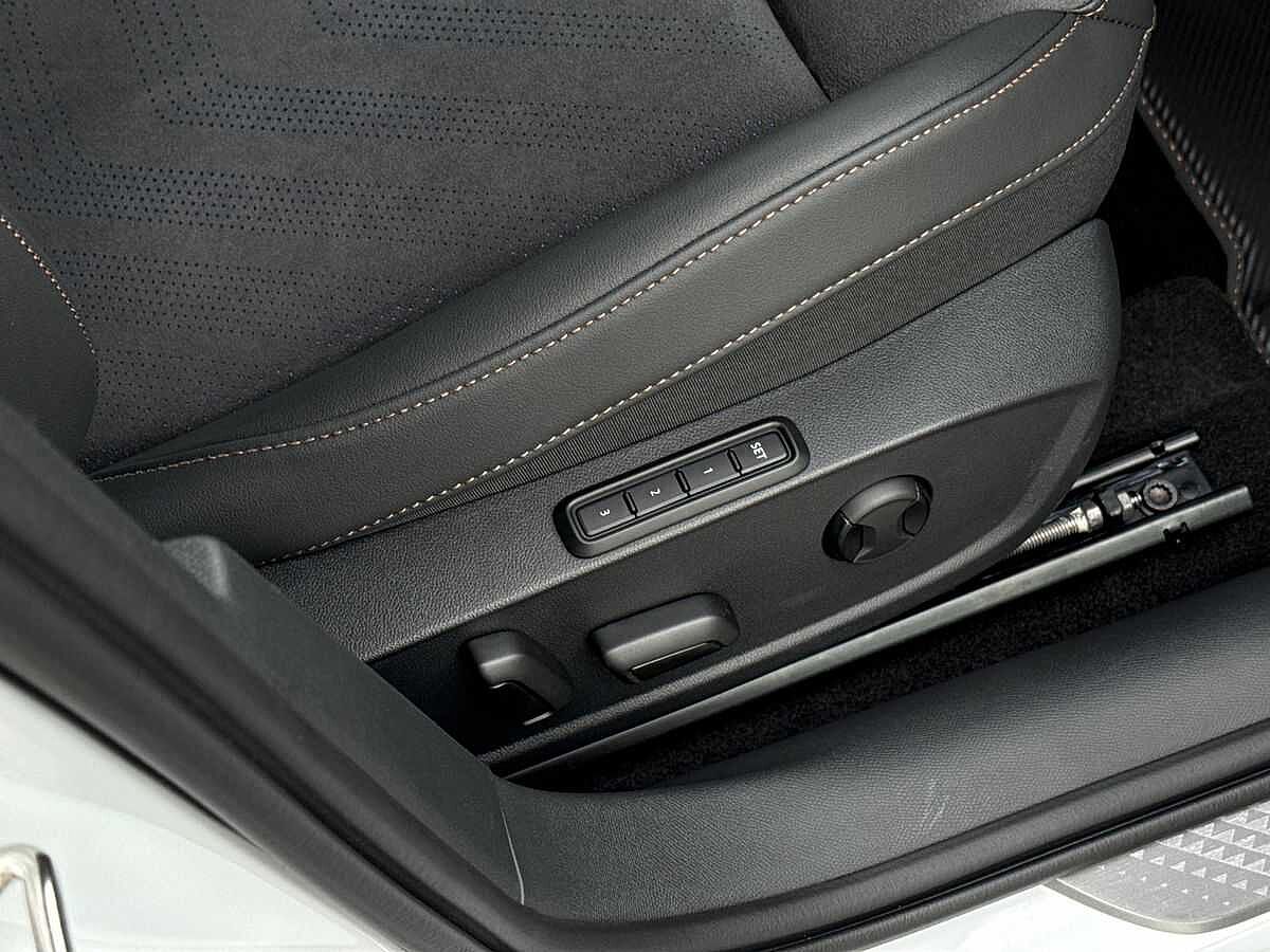 Cupra Leon NF 1.5 e-HYBRID (272ps) VZ1 DSG